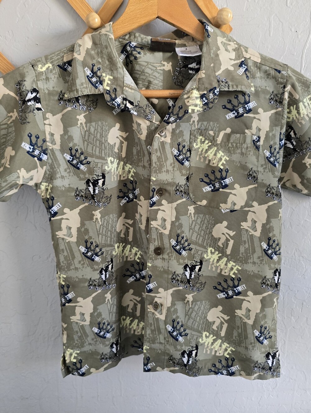 Vintage Zone One Boys Skateboard Themed button-up Shirt Size 6